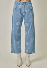 Load image into Gallery viewer, Floral Print Barrel Denim