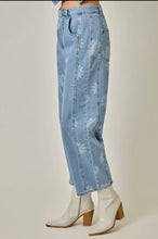 Load image into Gallery viewer, Floral Print Barrel Denim