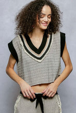 Load image into Gallery viewer, Lace Trim Dot Pink Crop Top