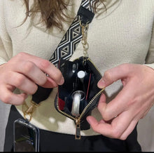 Load image into Gallery viewer, Black Diamond Pattern Clip &amp; Go w Pouch