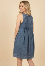 Load image into Gallery viewer, Vintage wash denim dress