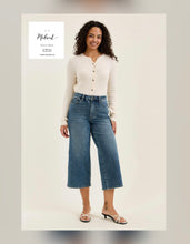 Load image into Gallery viewer, High Waisted Crop Judy Blue